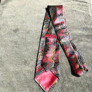 Brioni neck tie